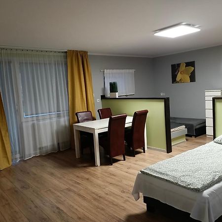 Letnia Oaza "Forsycja" Villa Sobienie Jeziory Bagian luar foto